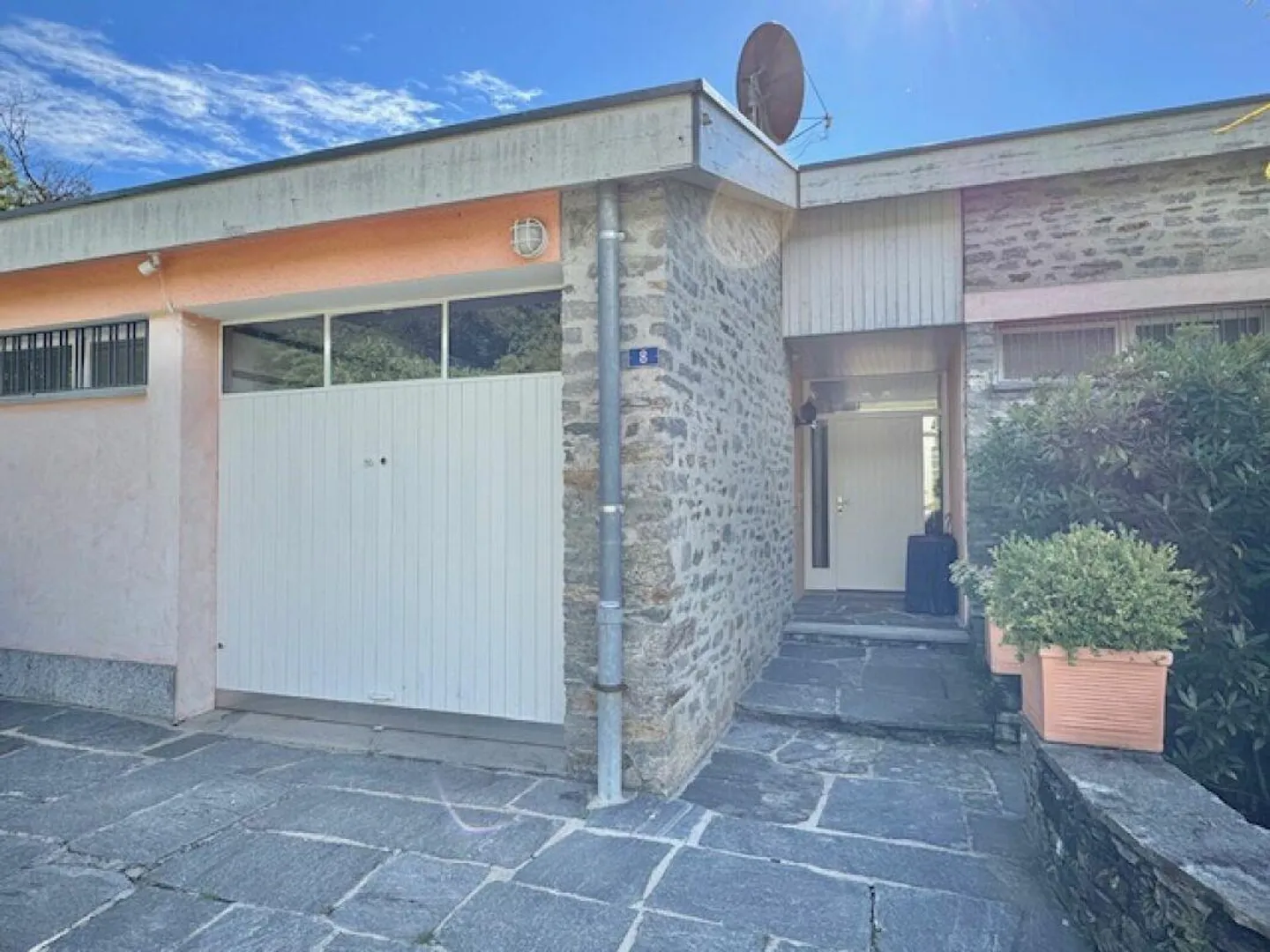 FOR SALE IN VAL RESA (Brione above Minusio) - HOUSE WITH POOL AND LARGE GARDEN - Photo 29 of 29