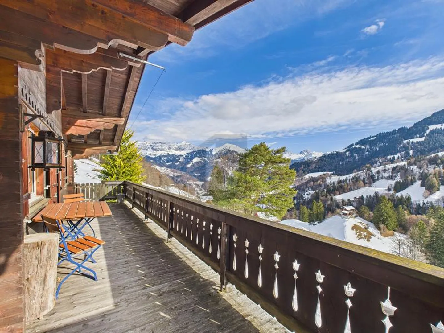Chalet with Stunning Mountain Views - Photo 1 of 6