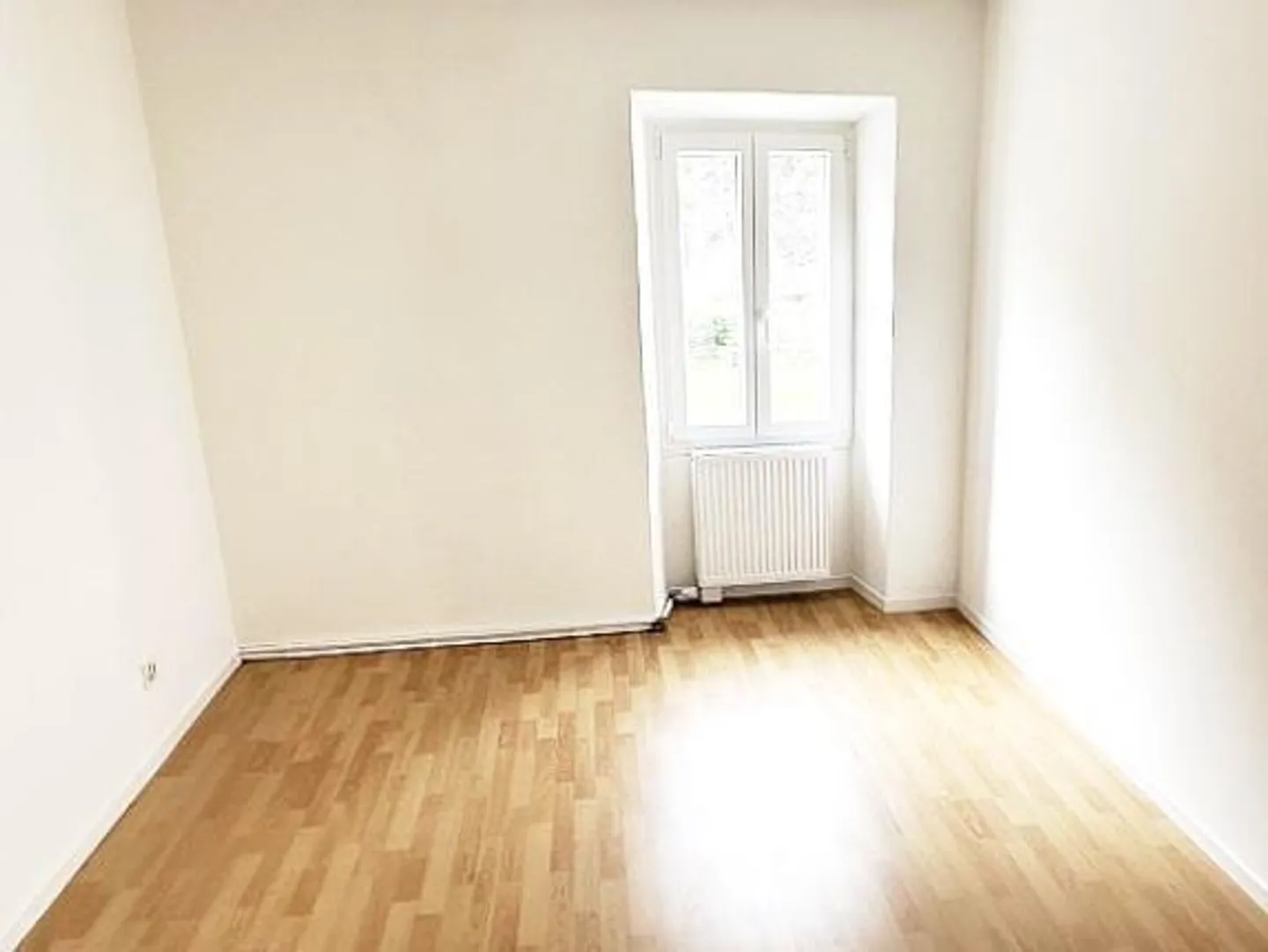 3 1/2-Room Ground Floor Apartment with Balcony in a Very Central Location - Photo 8 of 17
