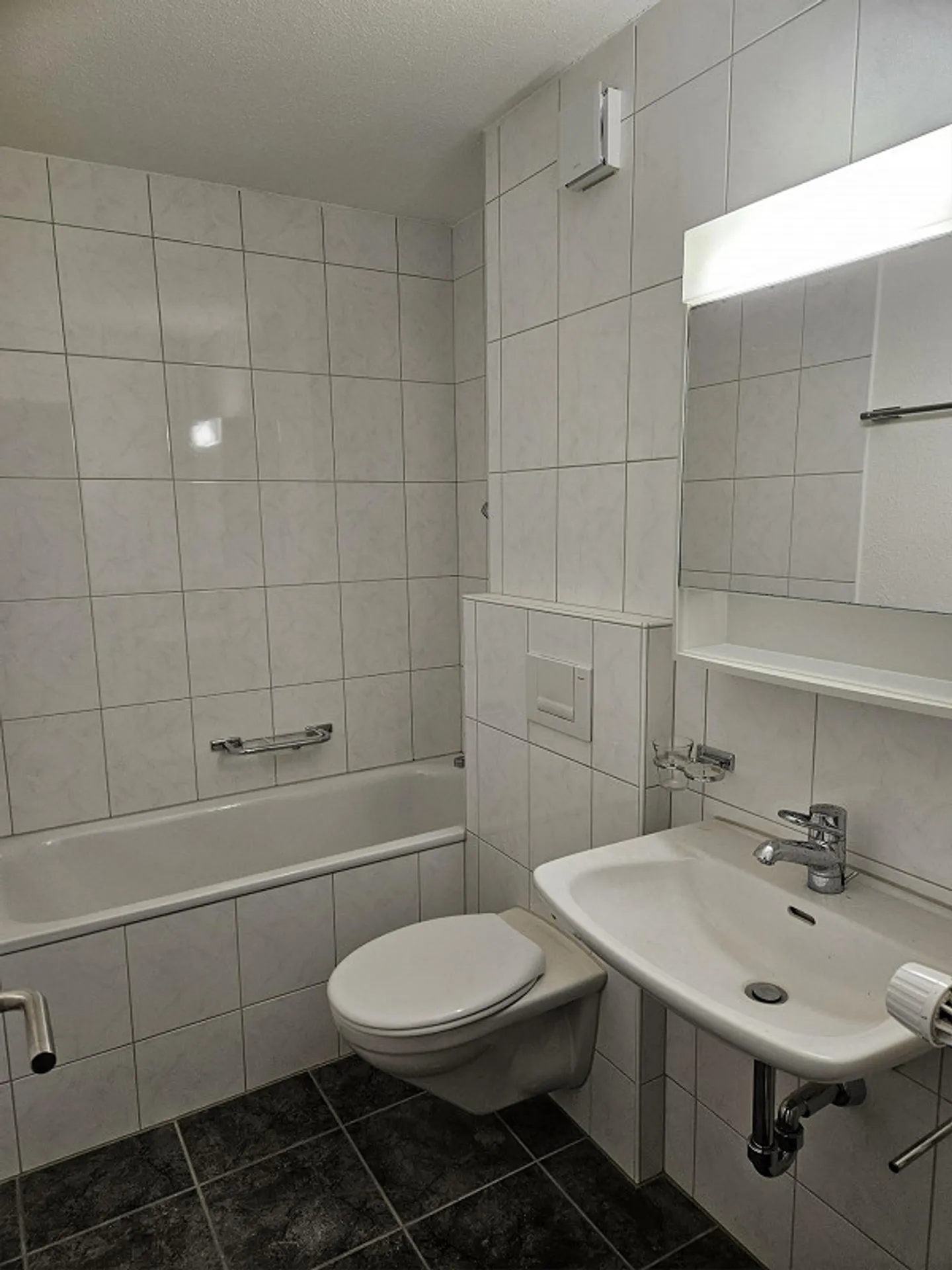 Appartamento 3.5 stanze appena ristrutturato in posizione centrale - Foto 7 di 9