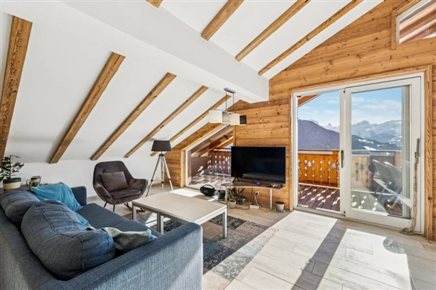 Prächtiges renoviertes Penthouse - Foto 5 von 19