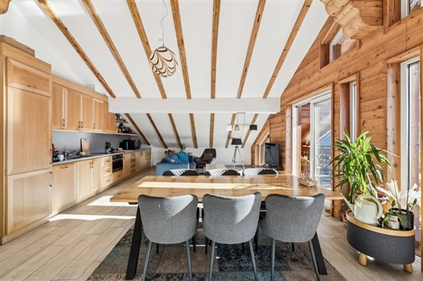 Prächtiges renoviertes Penthouse - Foto 7 von 19