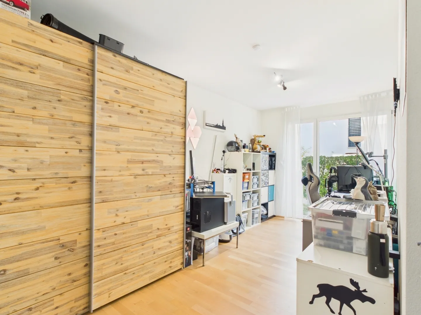 Helle, moderne 4.5-Zimmer-Wohnung mit einzigartiger Terrasse und Panorama-Aussicht in Spiez - Foto 6 von 11