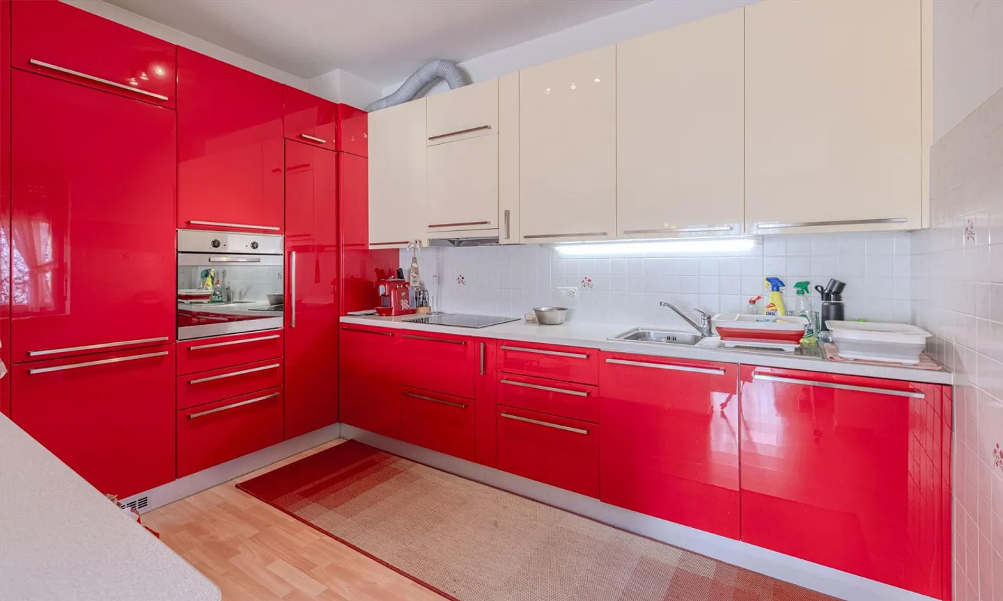 SPACIOUS VILLA WITH 10 ROOMS AND GARDEN IN MORBIO INFERIORE - Photo 8 of 11