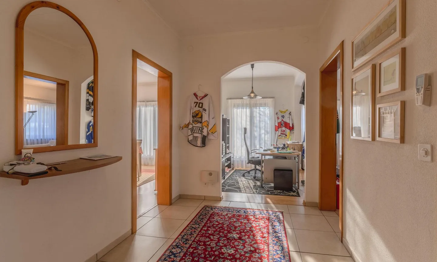 SPACIOUS VILLA WITH 10 ROOMS AND GARDEN IN MORBIO INFERIORE - Photo 9 of 11