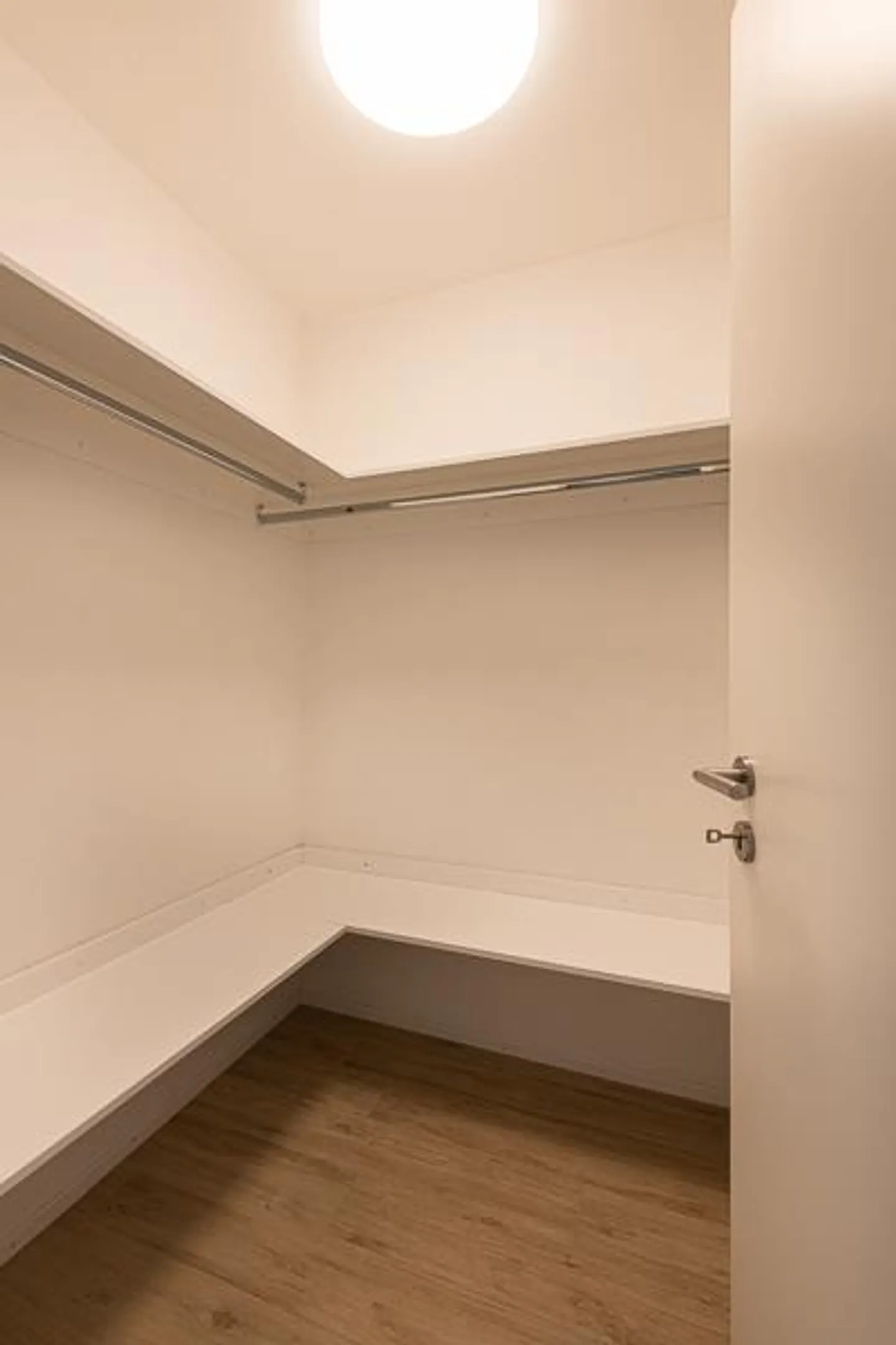 Appartement de rêve avec deux terrasses et vue imprenable ! - Photo 11 sur 12