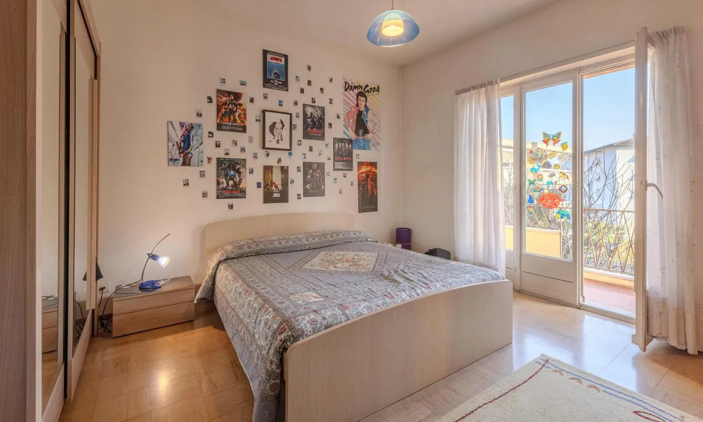 SPACIOUS VILLA WITH 10 ROOMS AND GARDEN IN MORBIO INFERIORE - Photo 10 of 11
