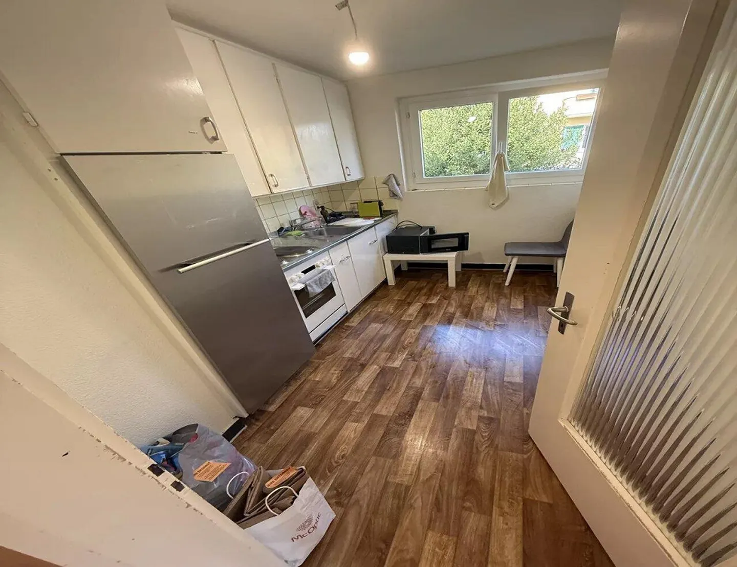 Stylish Room in Shared Apartment - Move in Today - Photo 2 of 12