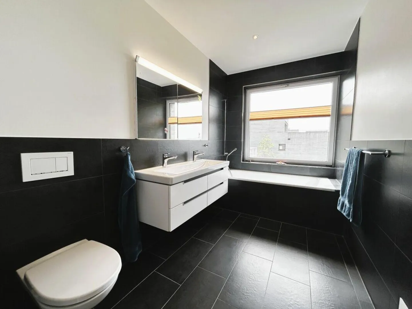 Maison de designer dans un emplacement exclusif en pente avec vue panoramique - Photo 7 sur 10