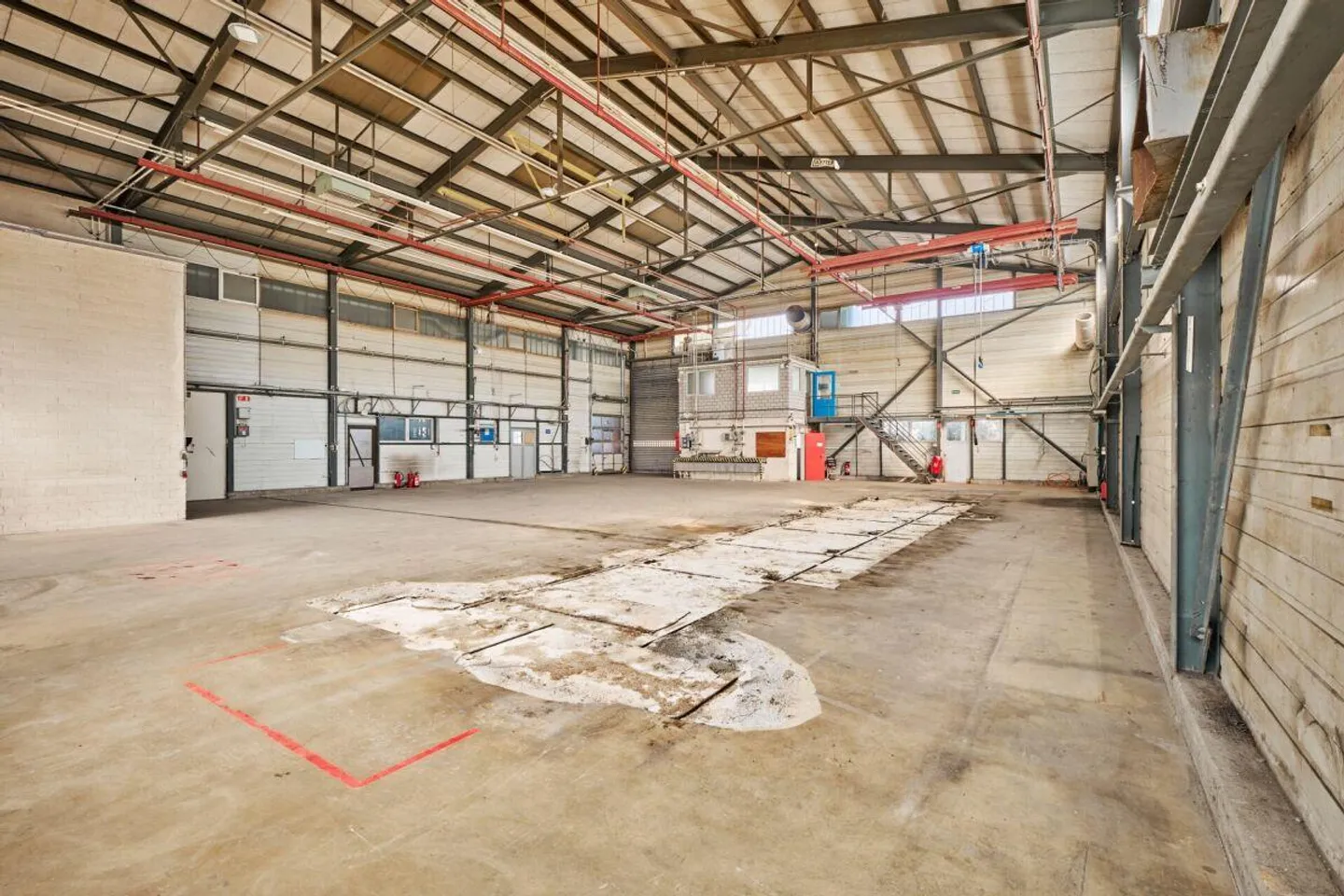 Commercial and Storage Building GB7 - Photo 3 of 10