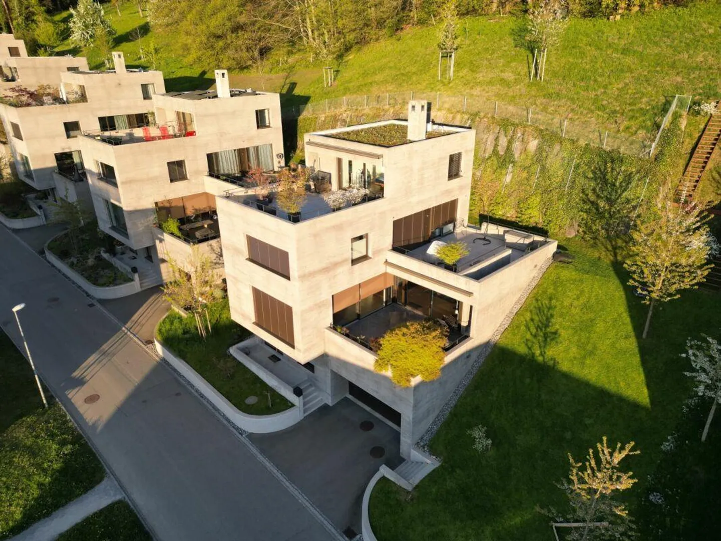 Maison de designer dans un emplacement exclusif en pente avec vue panoramique - Photo 10 sur 10