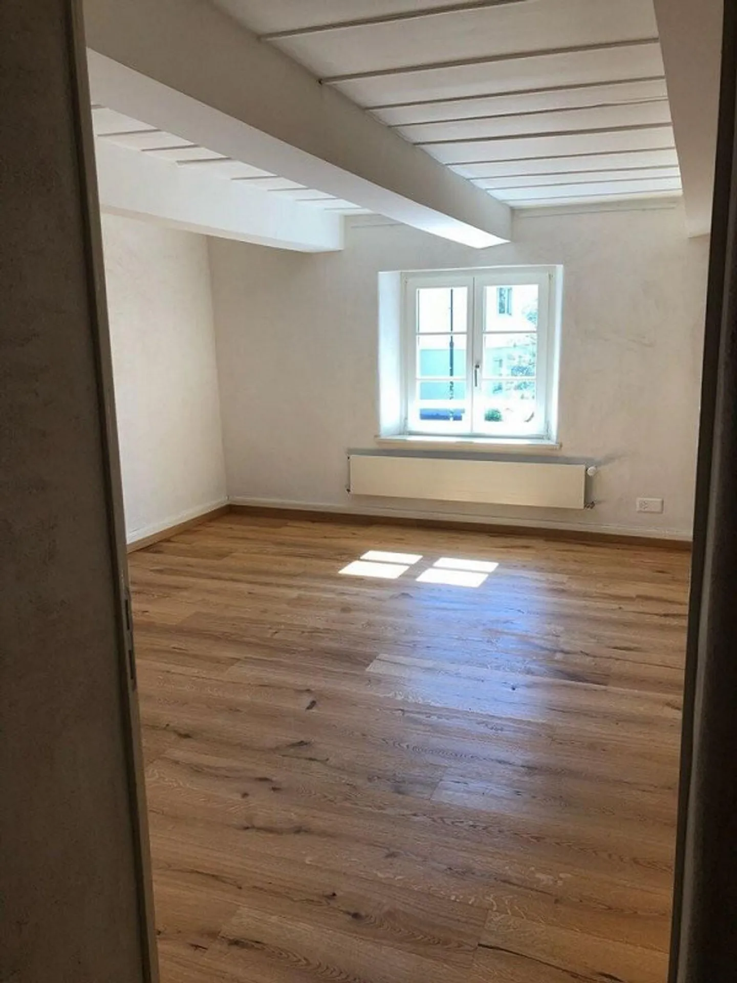 Living in the old farmhouse - Photo 3 of 12