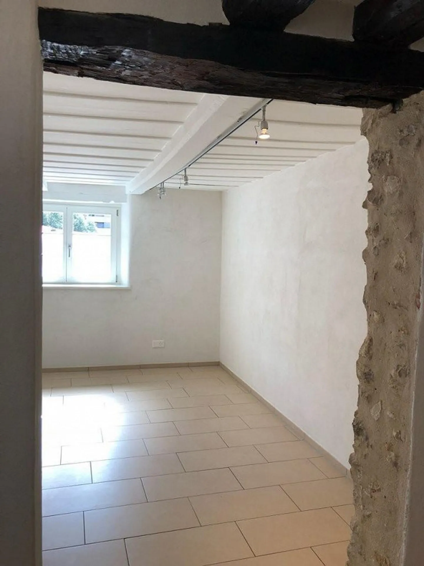 Living in the old farmhouse - Photo 6 of 12