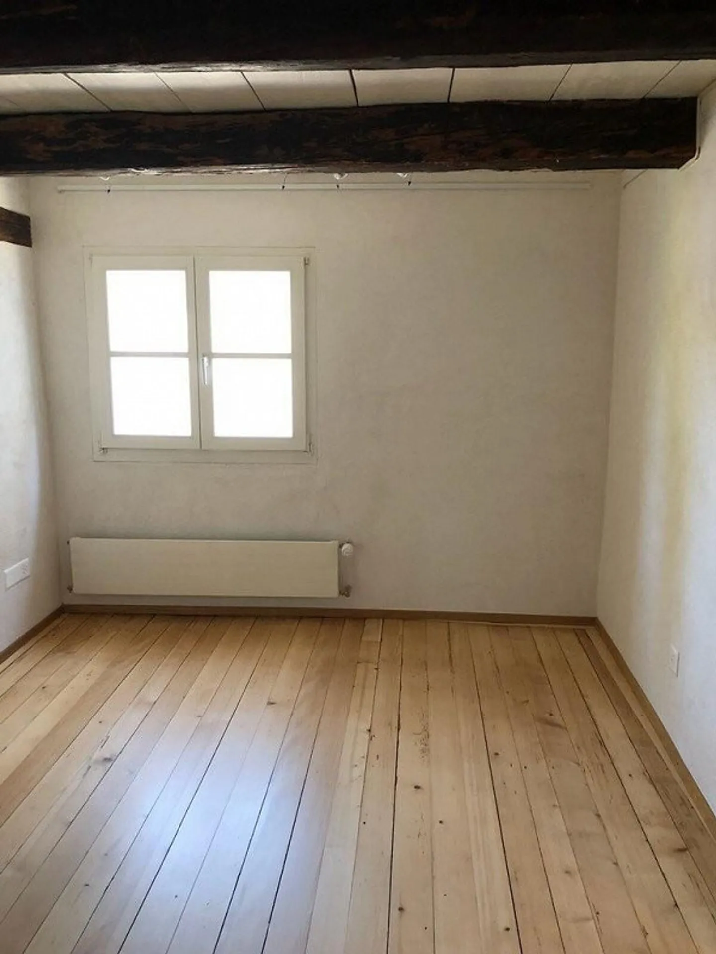 Living in the old farmhouse - Photo 7 of 12