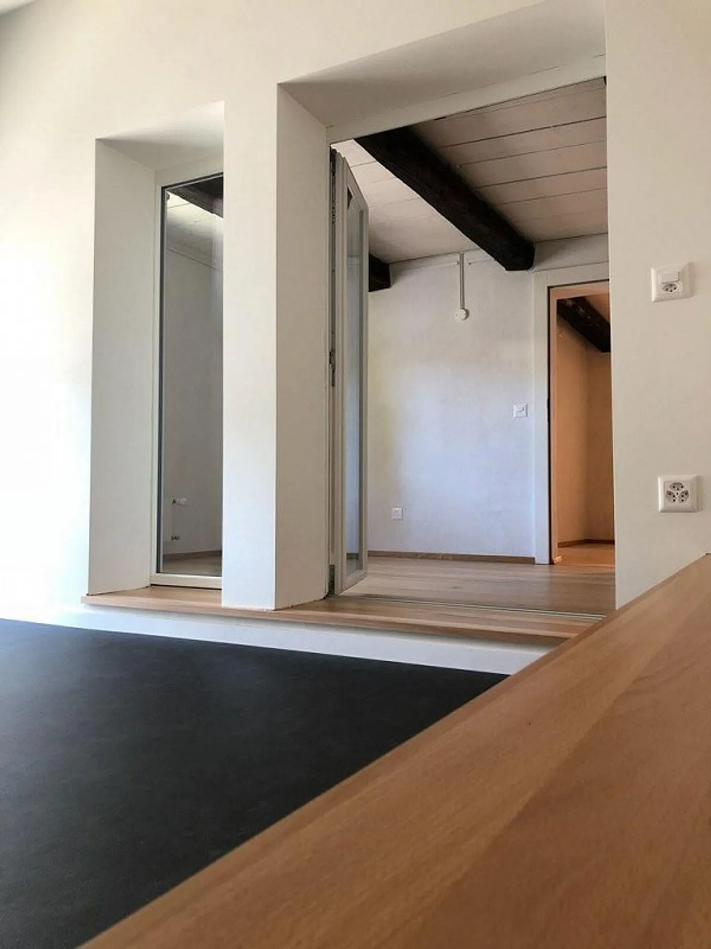 Living in the old farmhouse - Photo 8 of 12