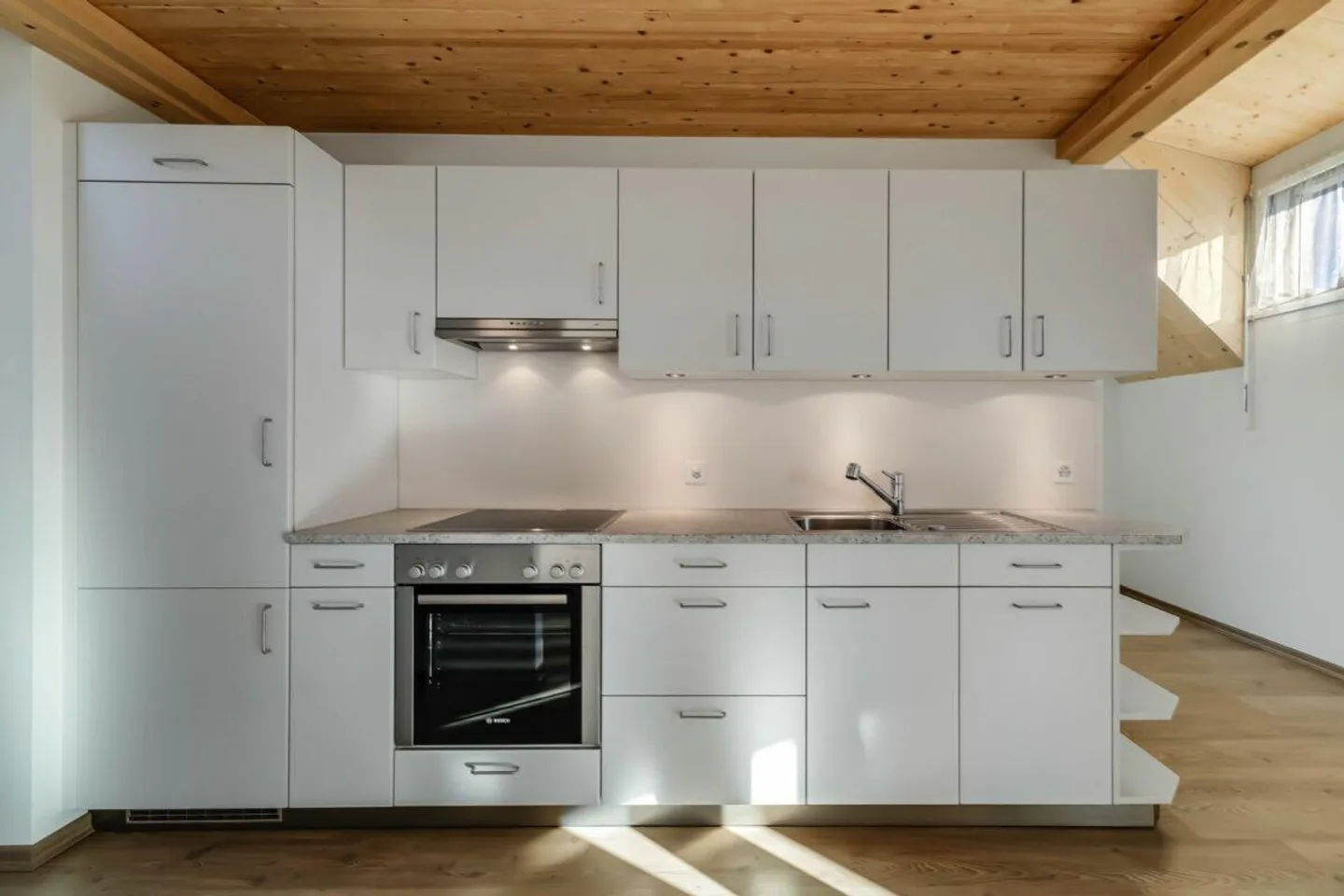 Charming single-family home on a large and sunny plot - Photo 10 of 13