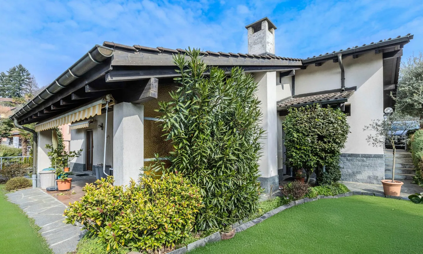 SPLENDIDE VILLA UNIFAMILIALE 5.5 AVEC JARDIN À MUZZANO - Photo 5 sur 9