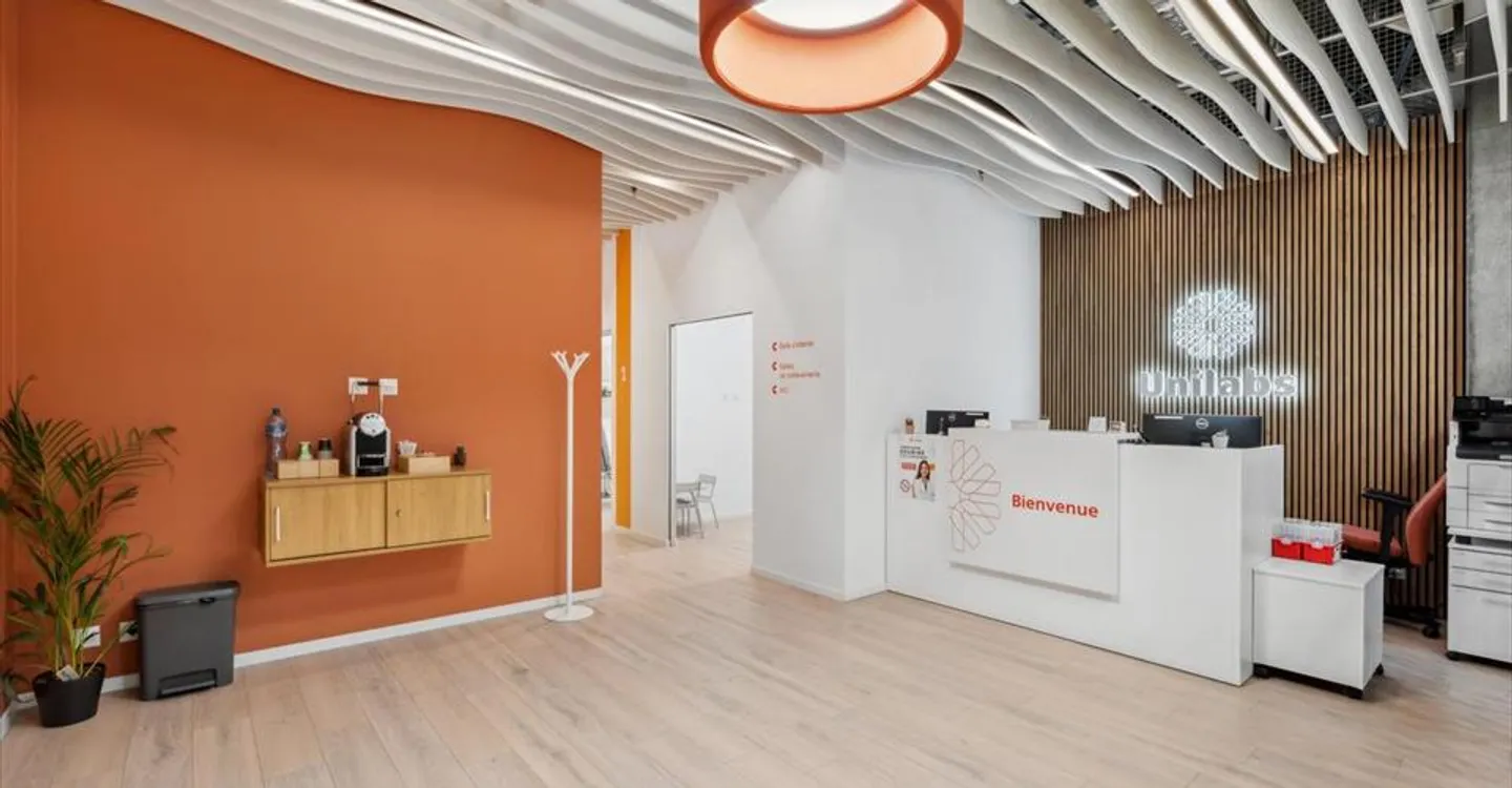 Edificio ad uso misto in affitto - Foto 2 di 8