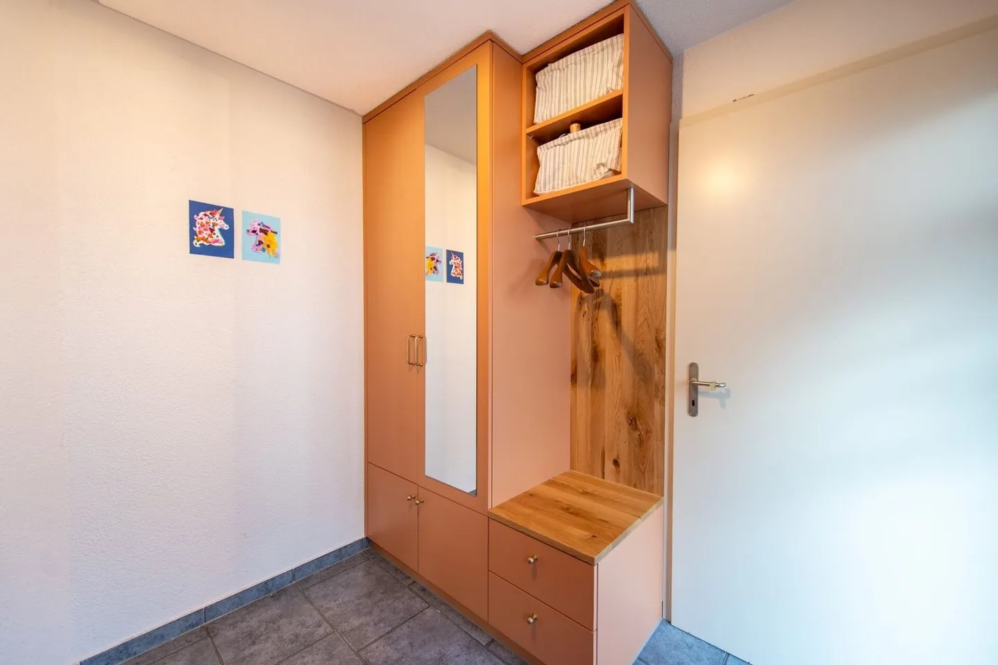 Attraente casa bifamiliare di 6,5 stanze in una posizione adatta alle famiglie - Foto 6 di 13