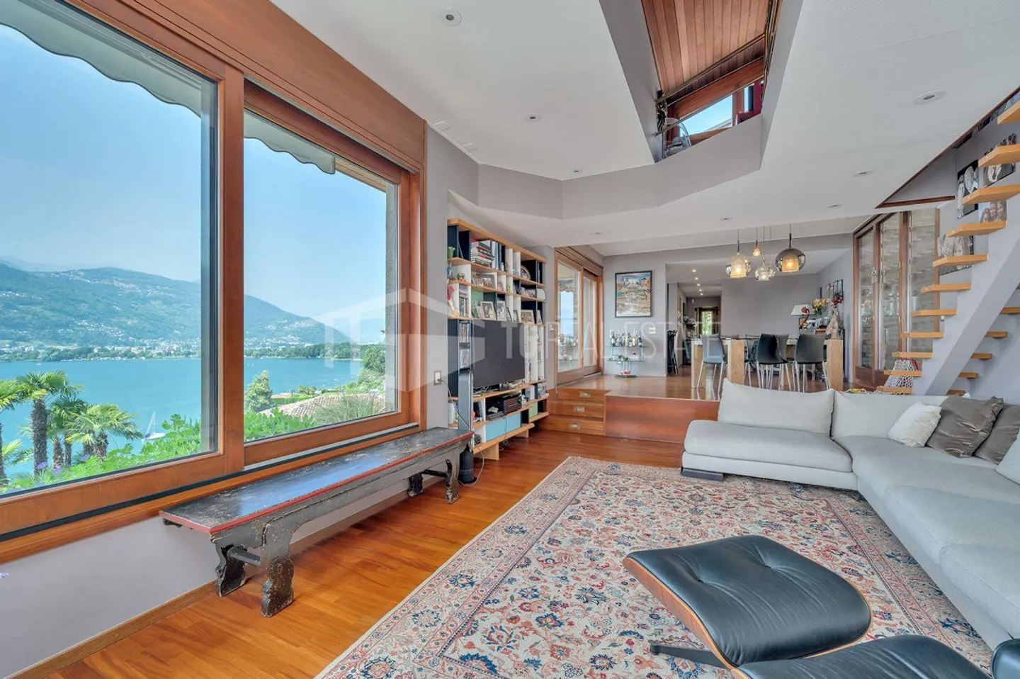 PRESTIGIOUS VILLA IN MONTAGNOLA WITH LAKE VIEW AND INDOOR POOL - Photo 10 of 14
