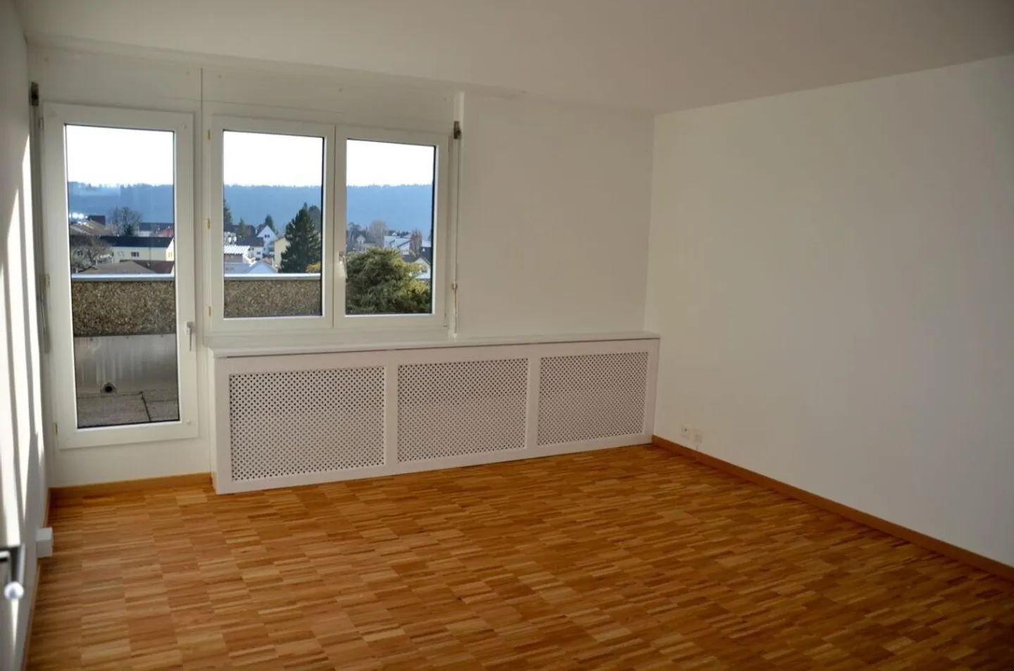 Sonnige Attikawohnung mit herrlichem Weitblick - Foto 5 von 13