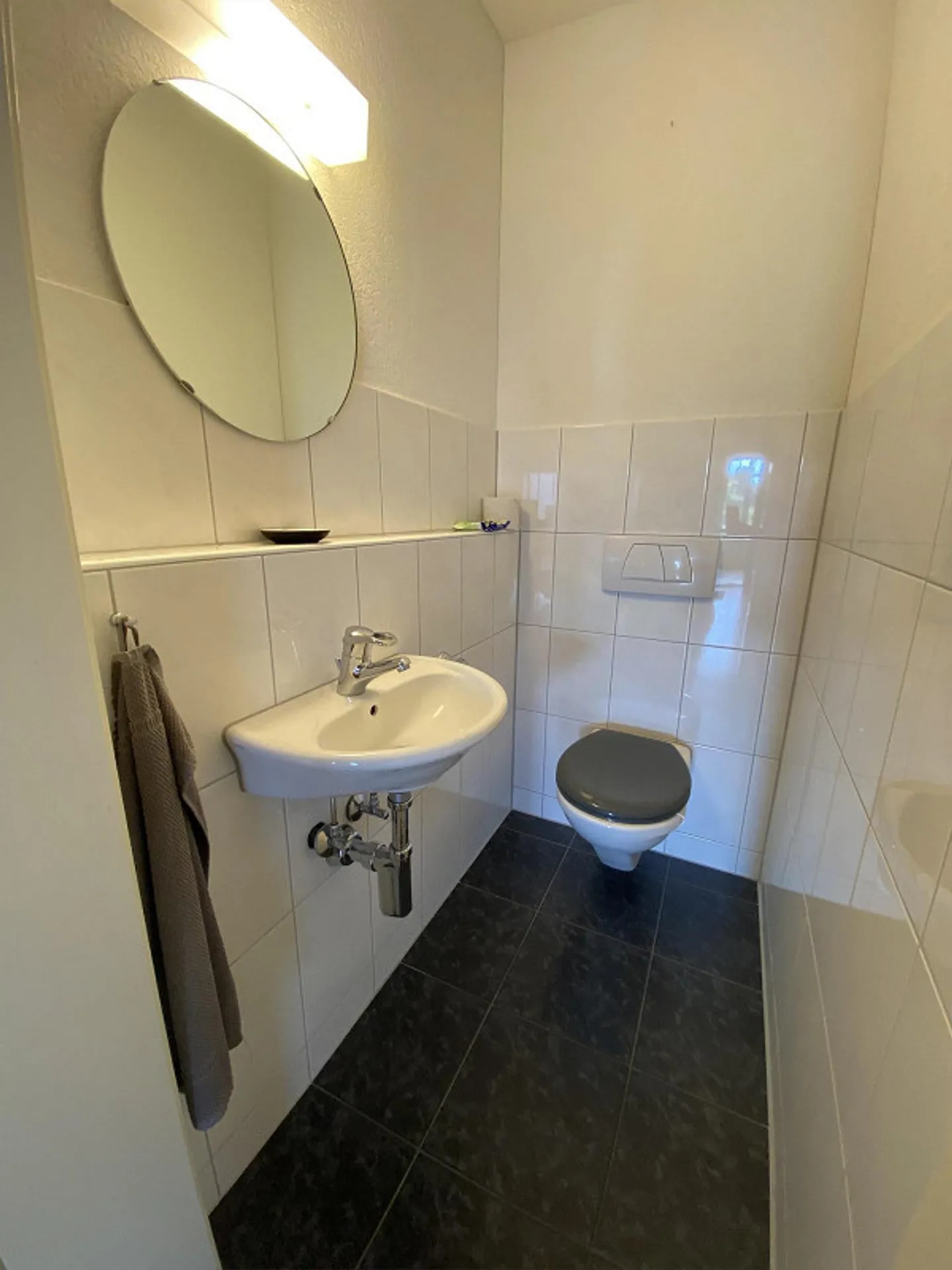Appartement de 4,5 pièces pour les amoureux (115 m2) avec panorama sur le lac et la montagne - Photo 13 sur 18
