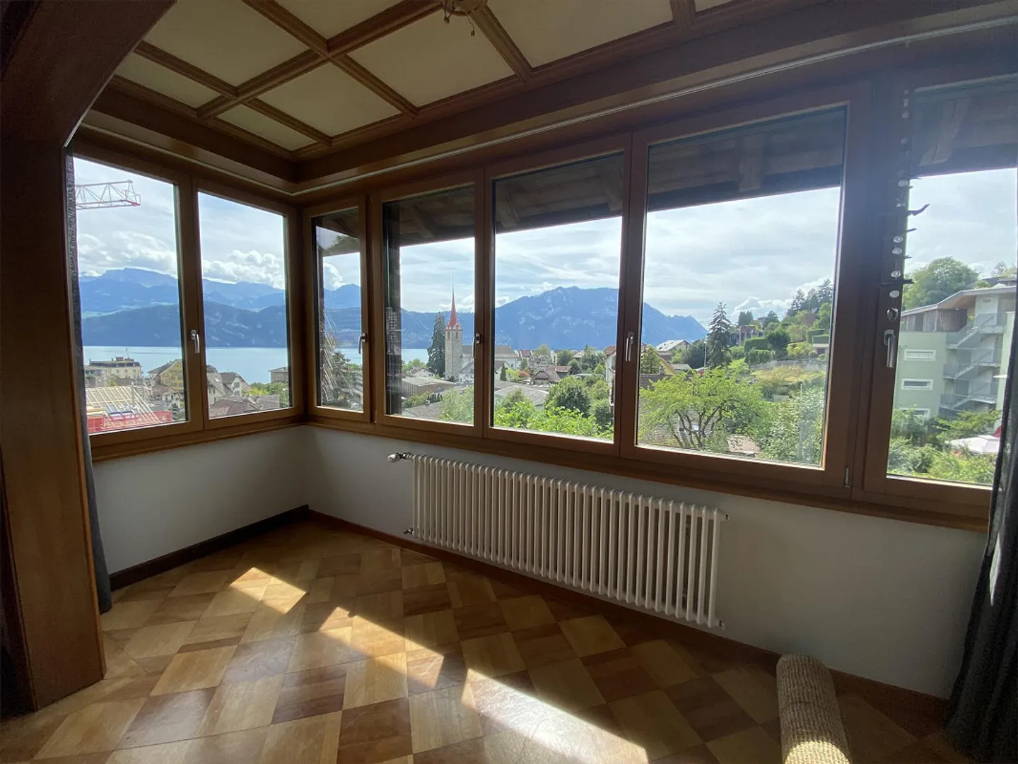 Appartement de 4,5 pièces pour les amoureux (115 m2) avec panorama sur le lac et la montagne - Photo 1 sur 18