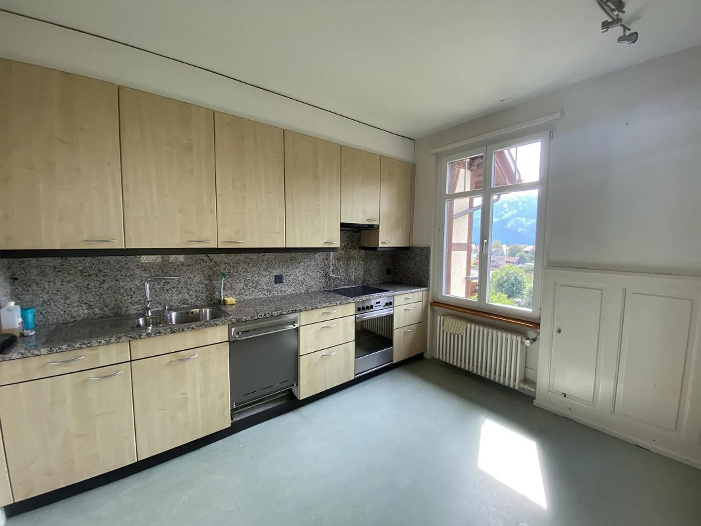 Appartement de 4,5 pièces pour les amoureux (115 m2) avec panorama sur le lac et la montagne - Photo 15 sur 18