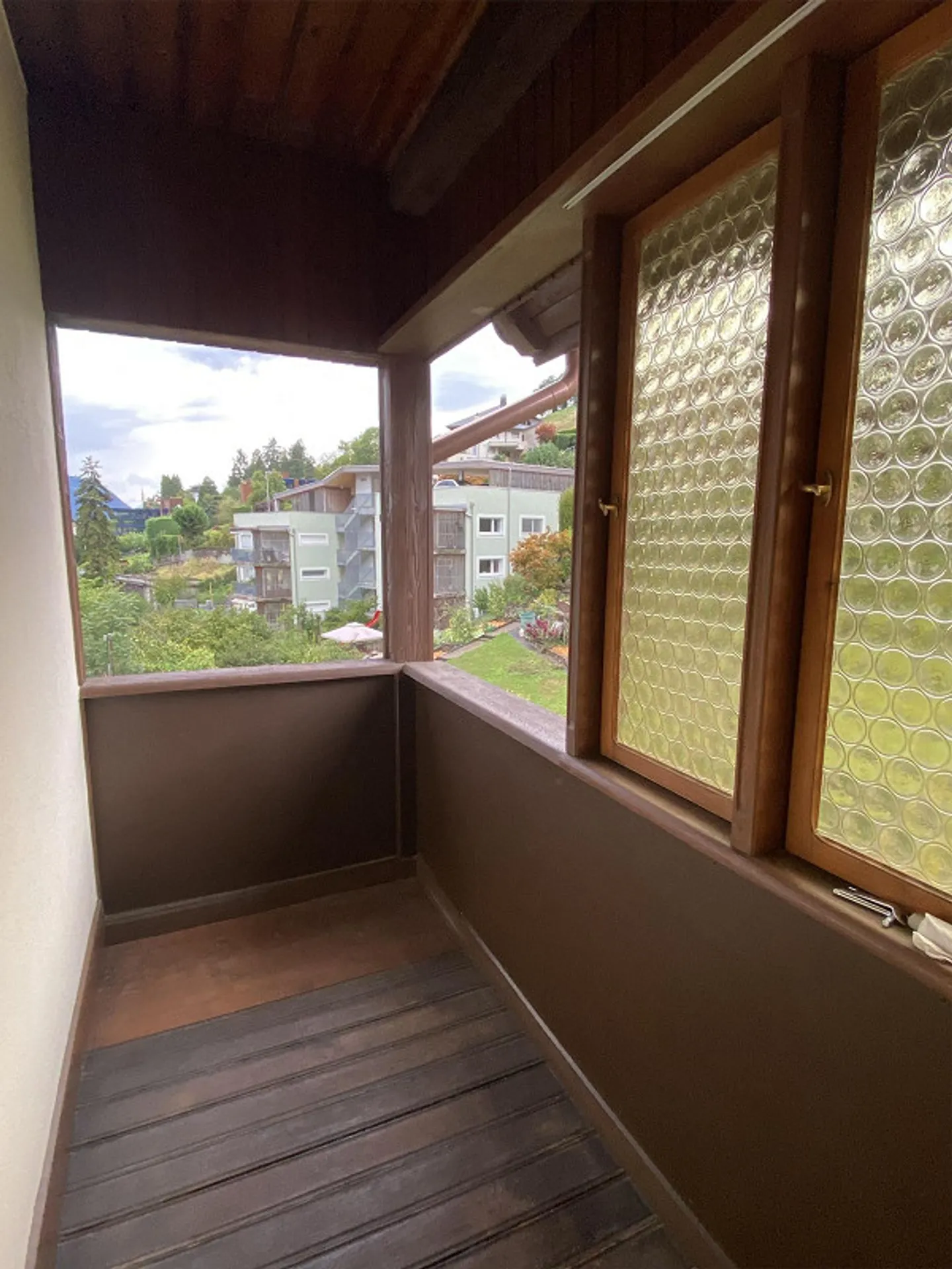 Appartement de 4,5 pièces pour les amoureux (115 m2) avec panorama sur le lac et la montagne - Photo 17 sur 18