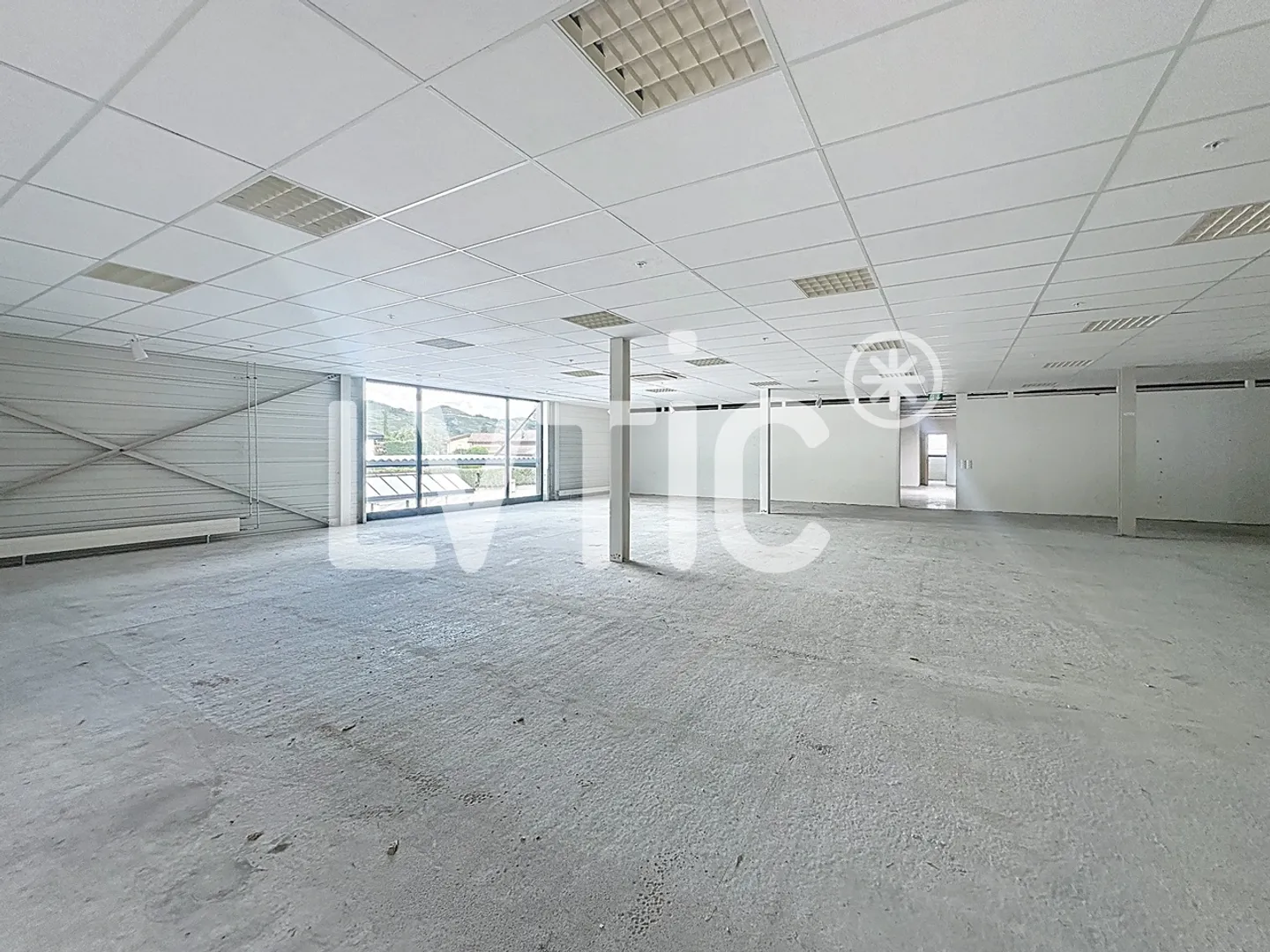 Ausstellungsraum, Büros und Räumlichkeiten von 1265 m2, teilbar, zu vermieten in Conthey - Foto 6 von 12
