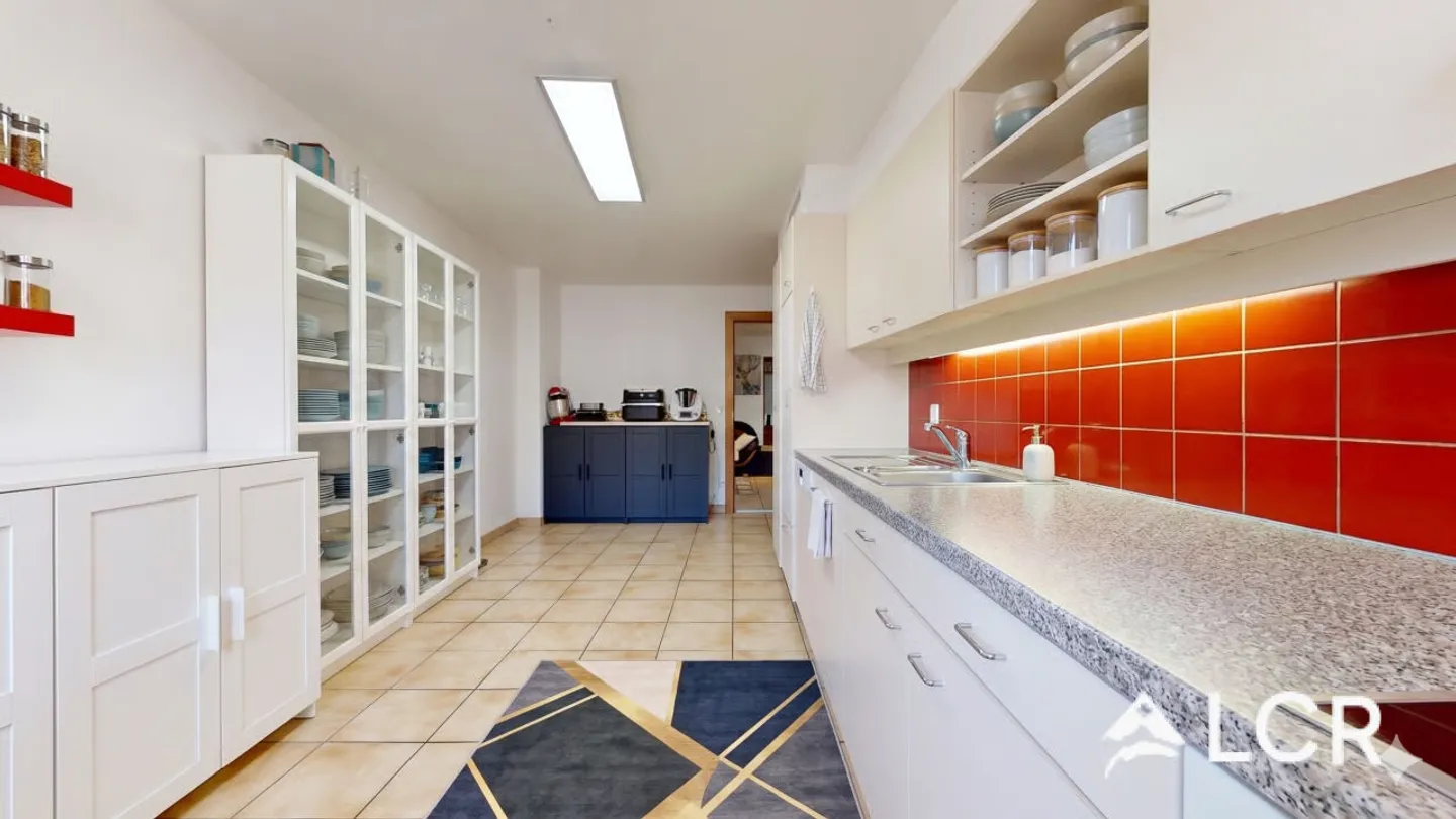 Yield building with 4 apartments - Photo 4 of 9