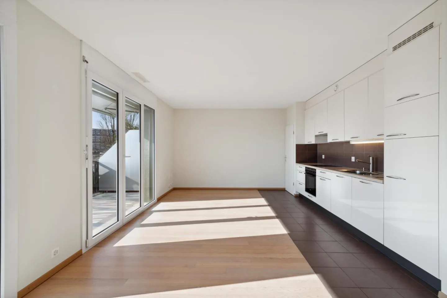 Exclusivity: Passage attic with 5 rooms, spacious terrace and balcony - Photo 4 of 10