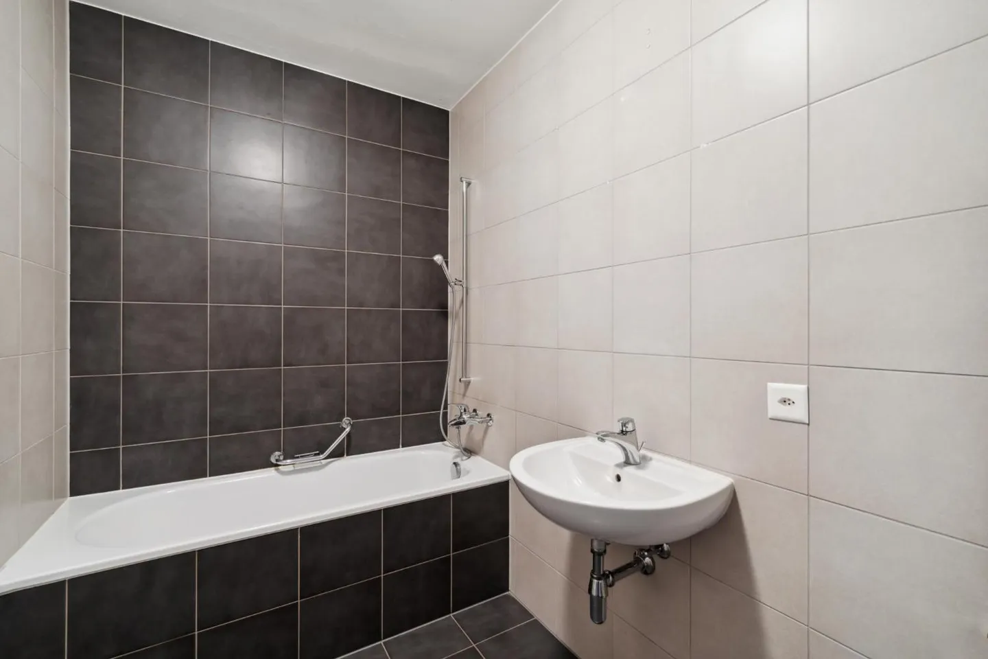 Exclusivity: Passage attic with 5 rooms, spacious terrace and balcony - Photo 10 of 10