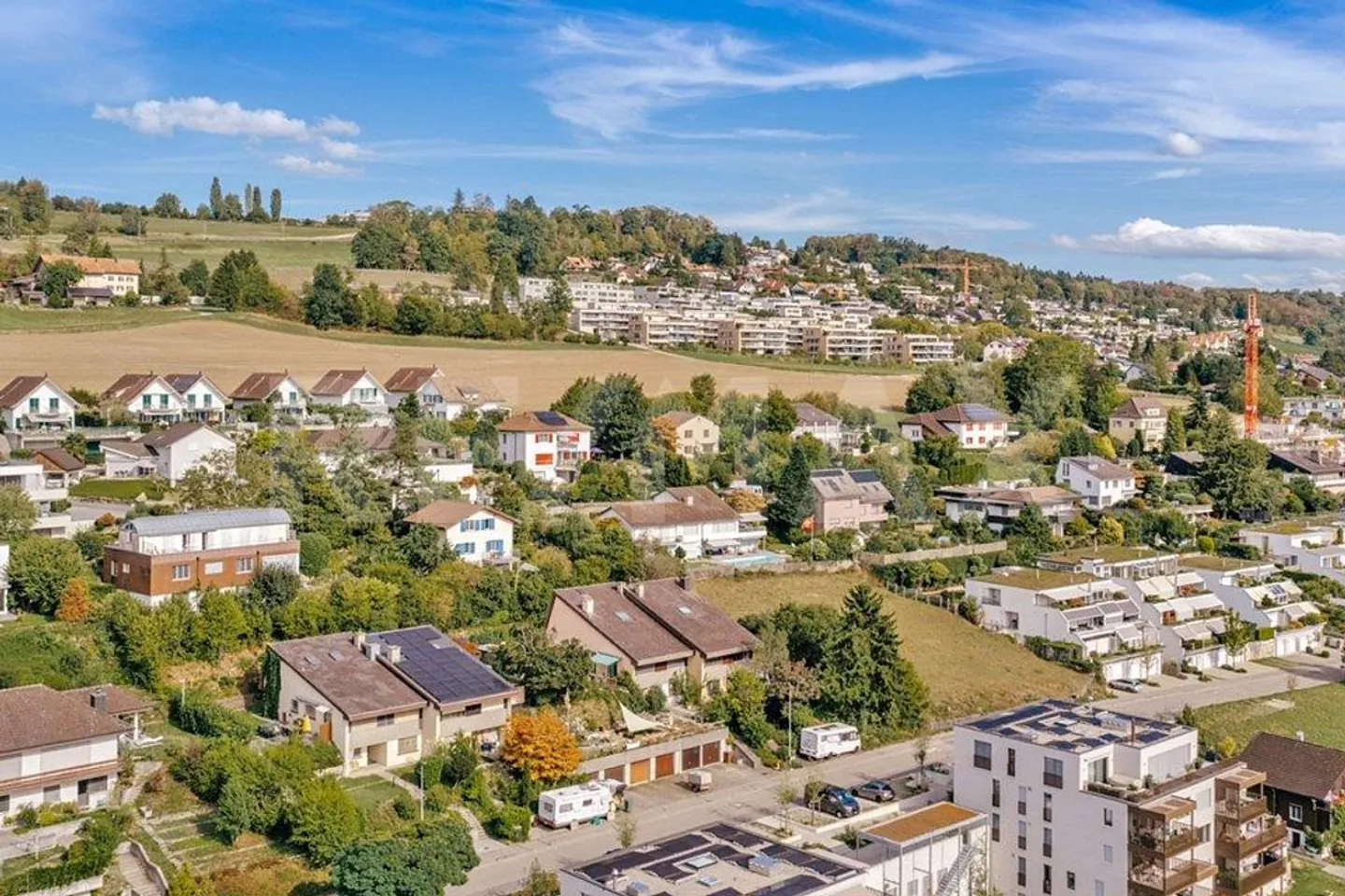 Charmantes Freistehendes Haus mit Pool - Foto 1 von 11