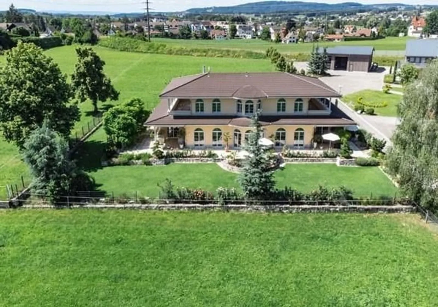 Établissement équestre avec arène - Photo 2 sur 10