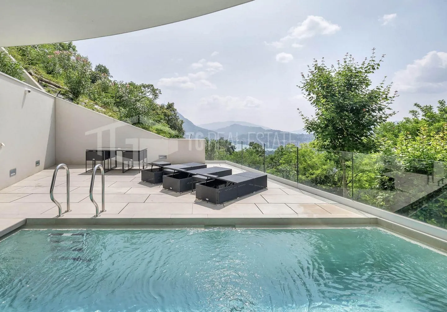 Élégance contemporaine avec vue sur le lac - Photo 1 sur 15