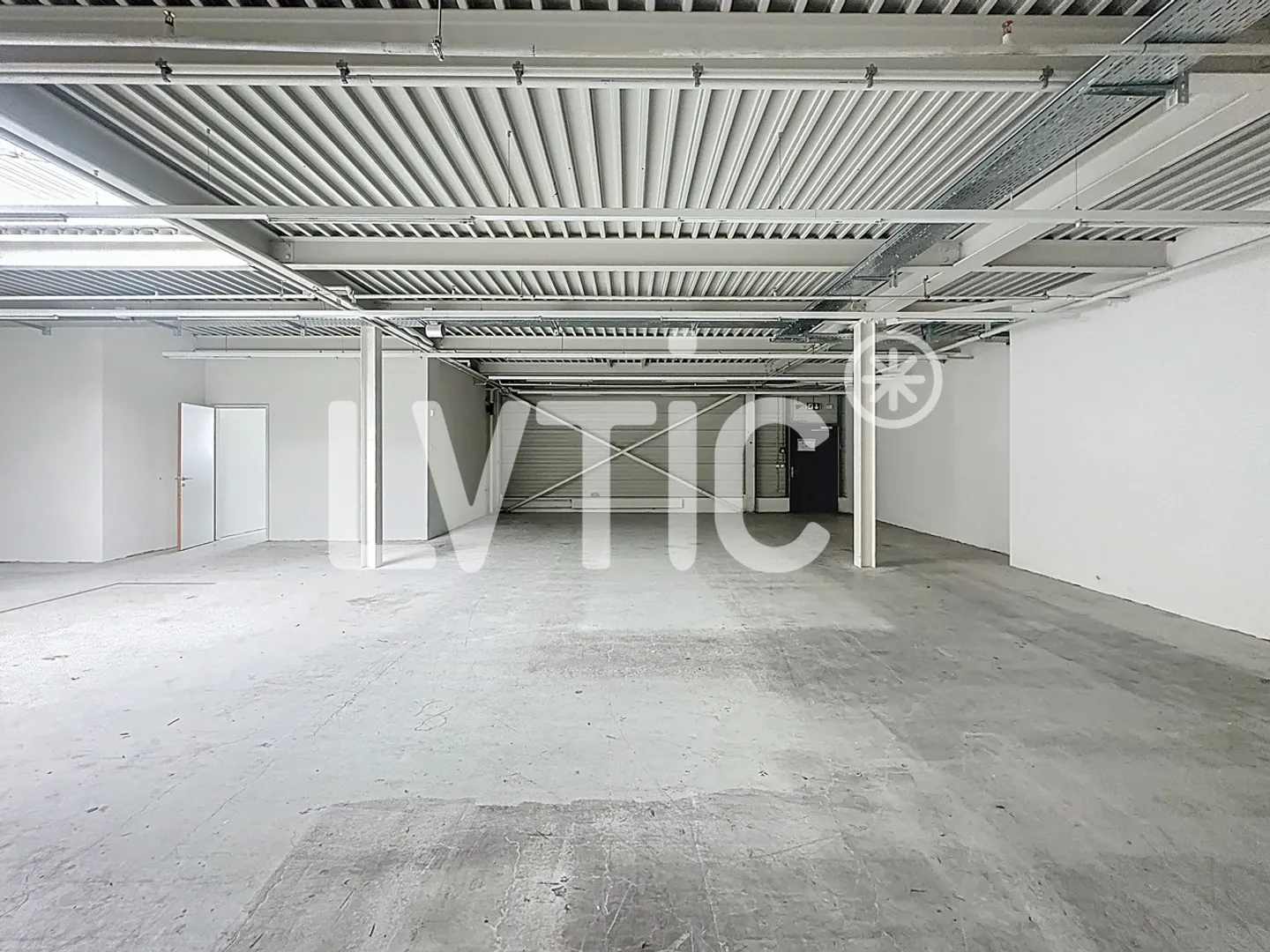 Ausstellungsraum, Büros und Räumlichkeiten von 1265 m2, teilbar, zu vermieten in Conthey - Foto 7 von 12