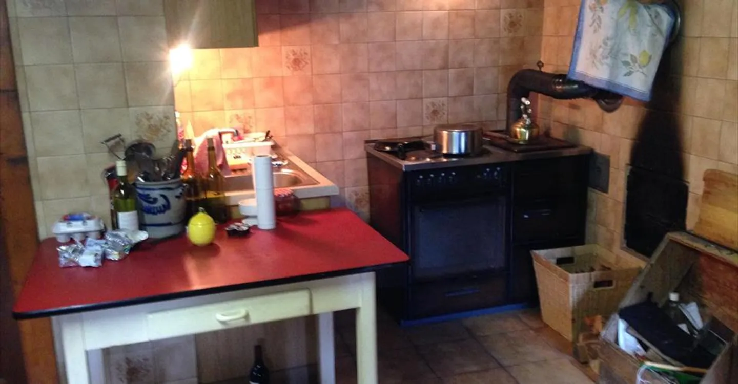 To be completely renovated, Traditional 7-room Chalet - Anniviers - Photo 11 of 20