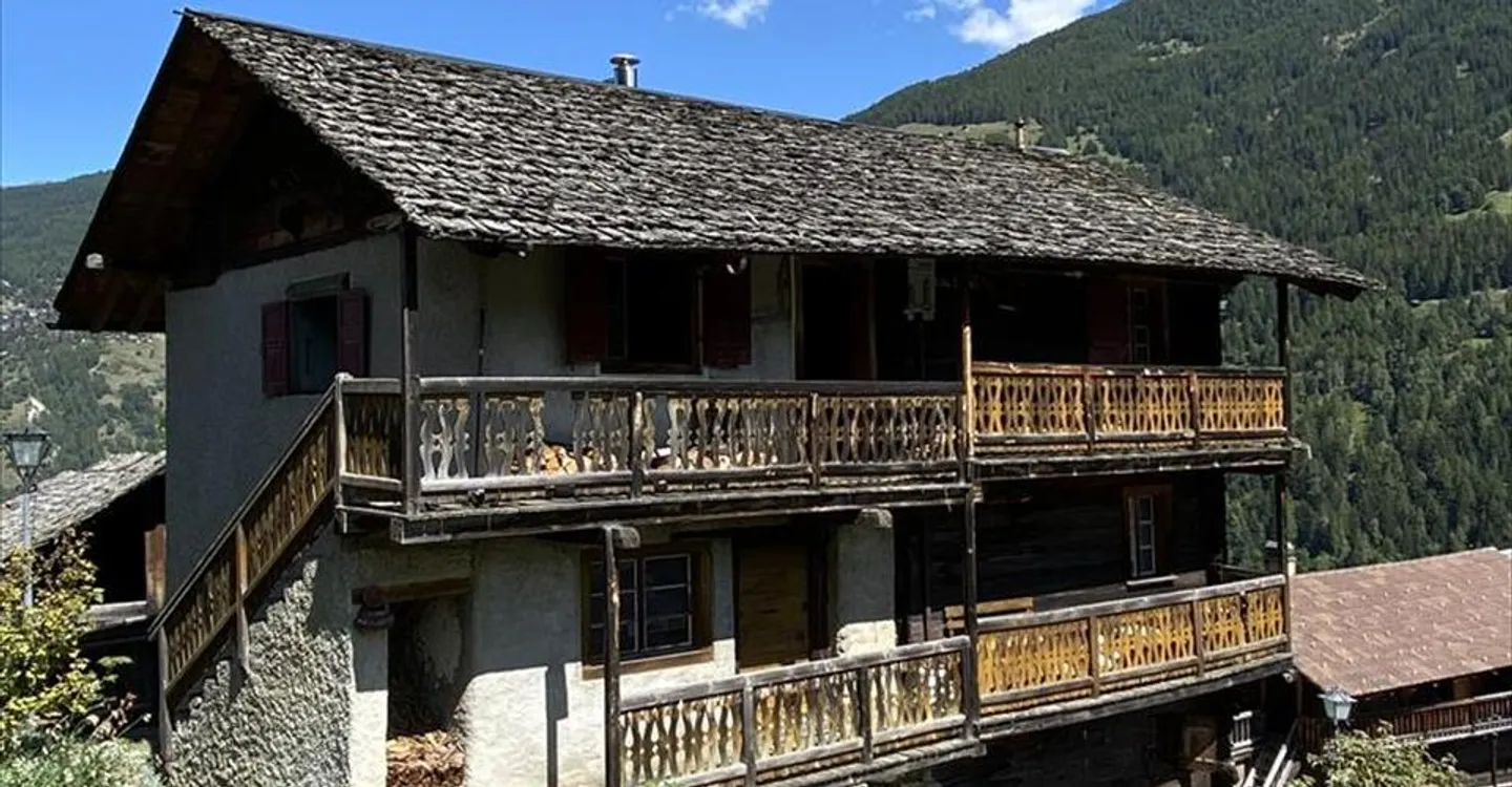 To be completely renovated, Traditional 7-room Chalet - Anniviers - Photo 15 of 20