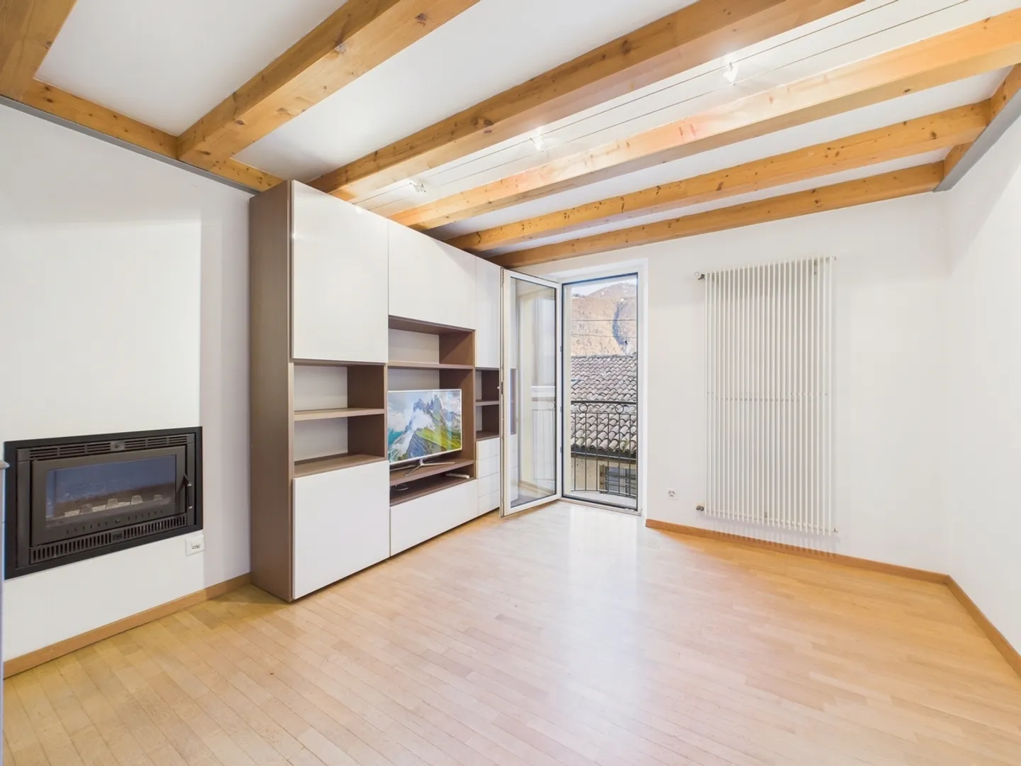 Splendida casa ristrutturata nel nucleo Melide con 4.5 locali - Foto 1 di 13