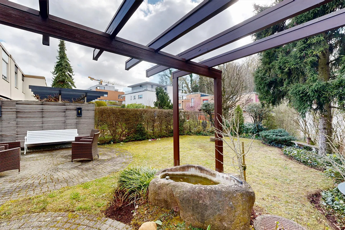 Maison d'angle avec garage double et salle de loisirs - Photo 2 sur 13