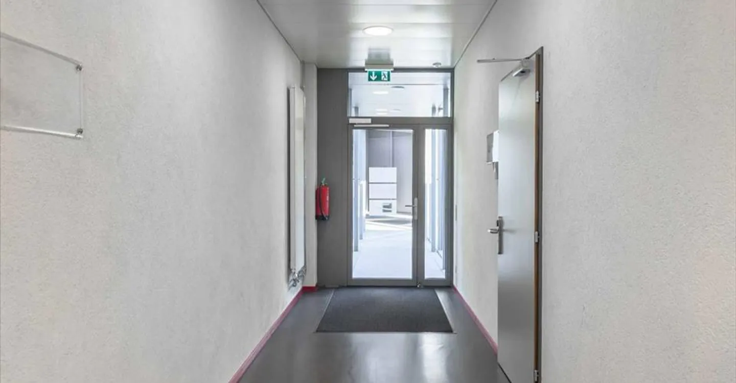 Edificio ad uso misto in affitto - Foto 3 di 10