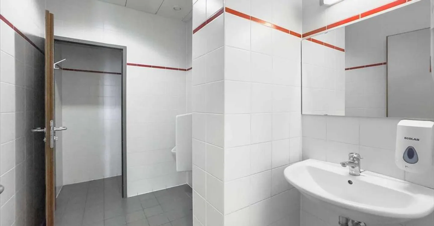 Edificio ad uso misto in affitto - Foto 9 di 10