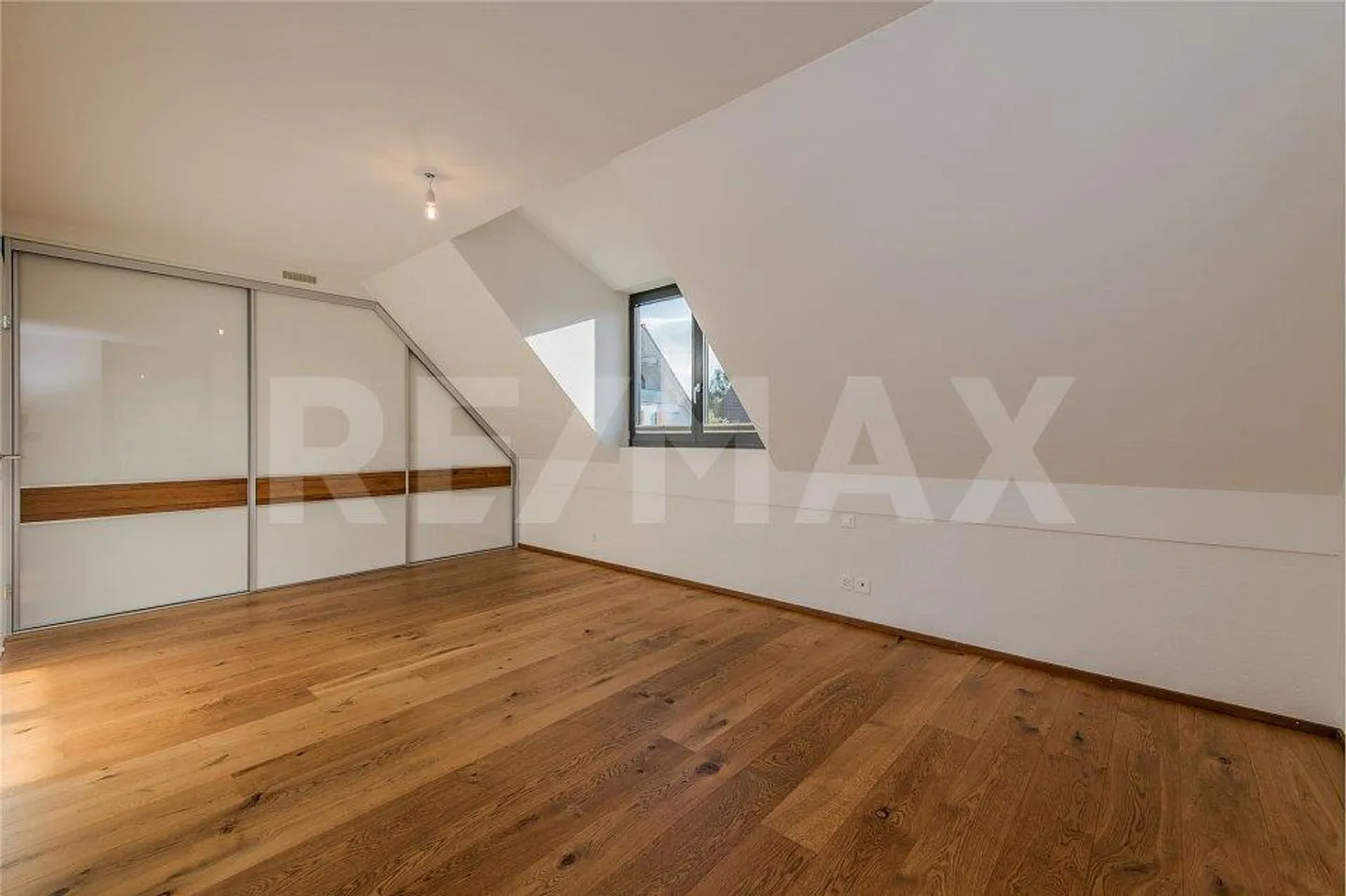 APPARTAMENTO MINERGIE DI 4½ STANZE DI ALTA QUALITÀ CON VISTA - Foto 7 di 12
