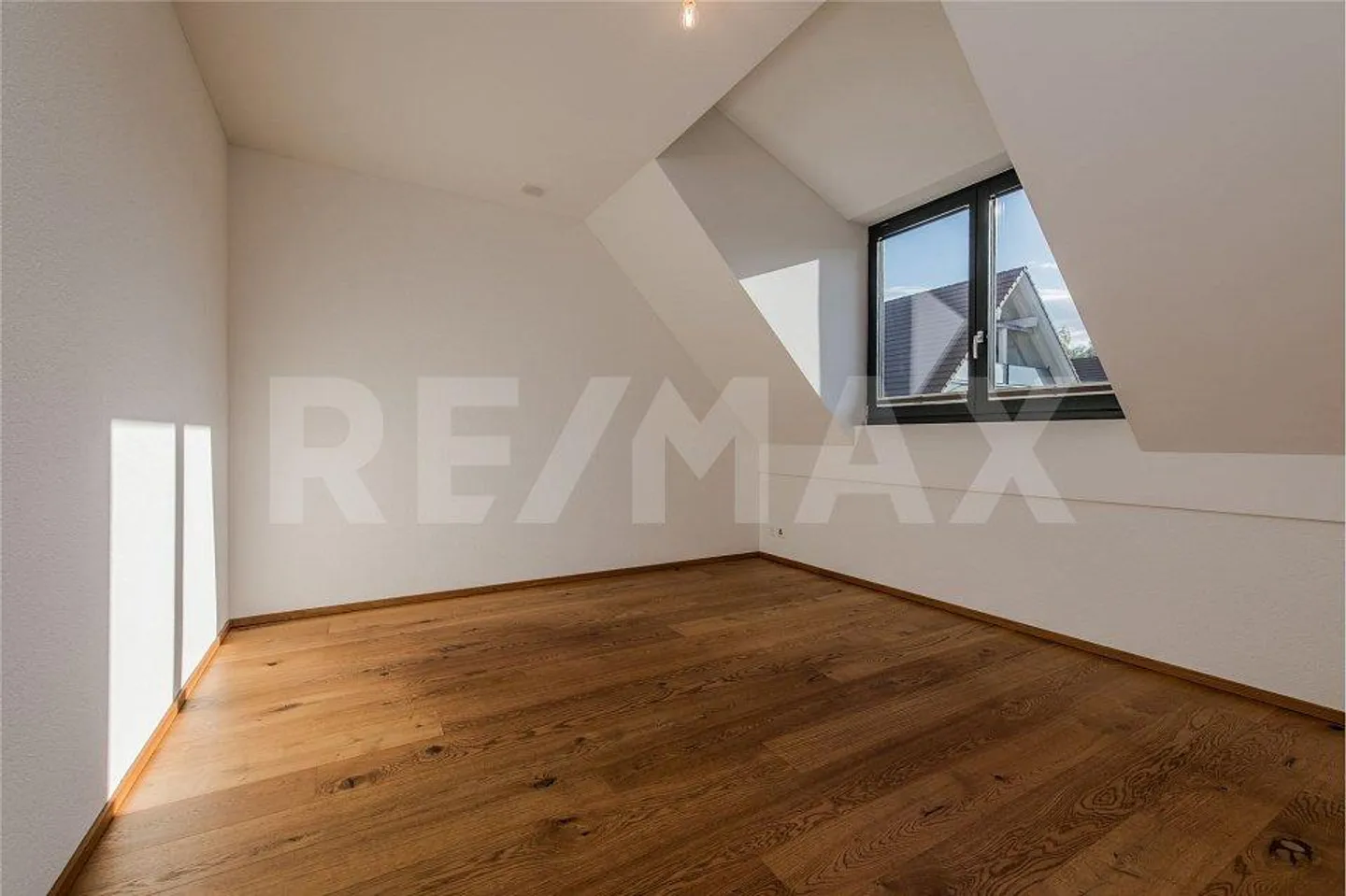 APPARTAMENTO MINERGIE DI 4½ STANZE DI ALTA QUALITÀ CON VISTA - Foto 11 di 12