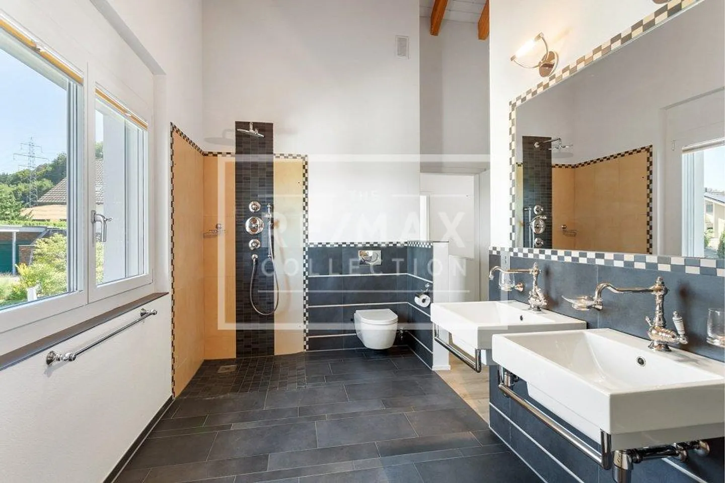 Maison individuelle de 10,5 pièces avec vue imprenable - Photo 12 sur 13
