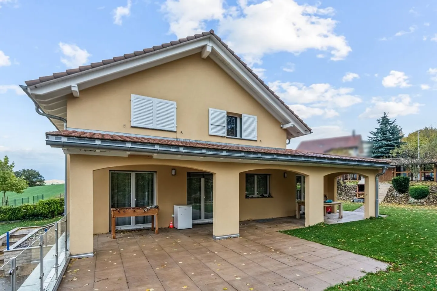 Modern and bright detached villa in a dominant location - Photo 4 of 13