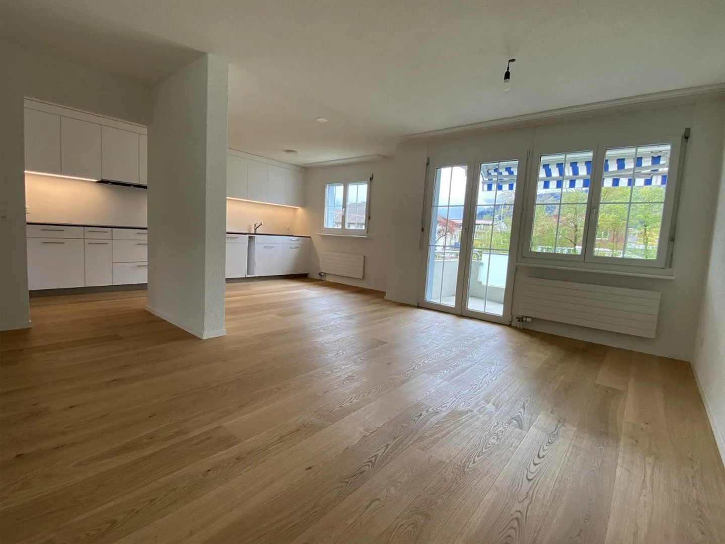 2 1/2 Room Apartment in Central Location - Photo 1 of 10