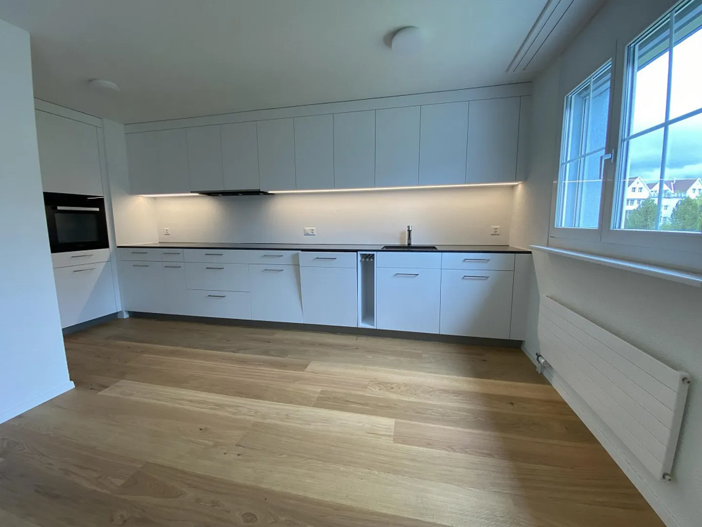 2 1/2 Room Apartment in Central Location - Photo 2 of 10