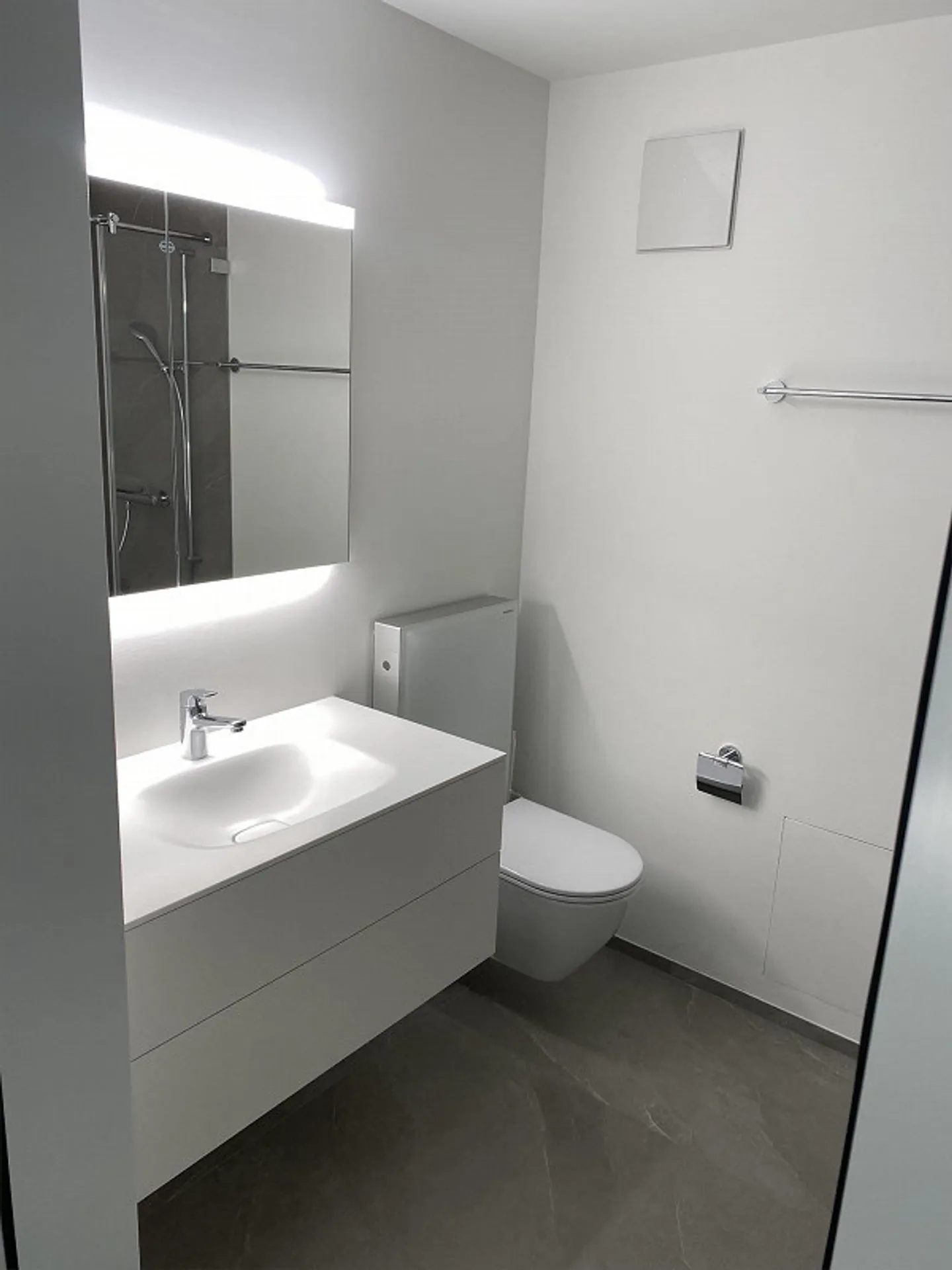 2 1/2 Room Apartment in Central Location - Photo 4 of 10